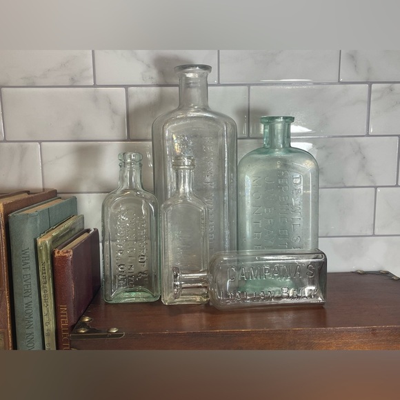Lot of 5 Antique Iridescence Blue & Clear Montreal Toronto Medicine Herb Bottles - Picture 2 of 16